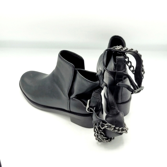 Tory Burch Bloomfield Chain Leather Bootie in Black Size 6.5 M - Picture 12 of 16